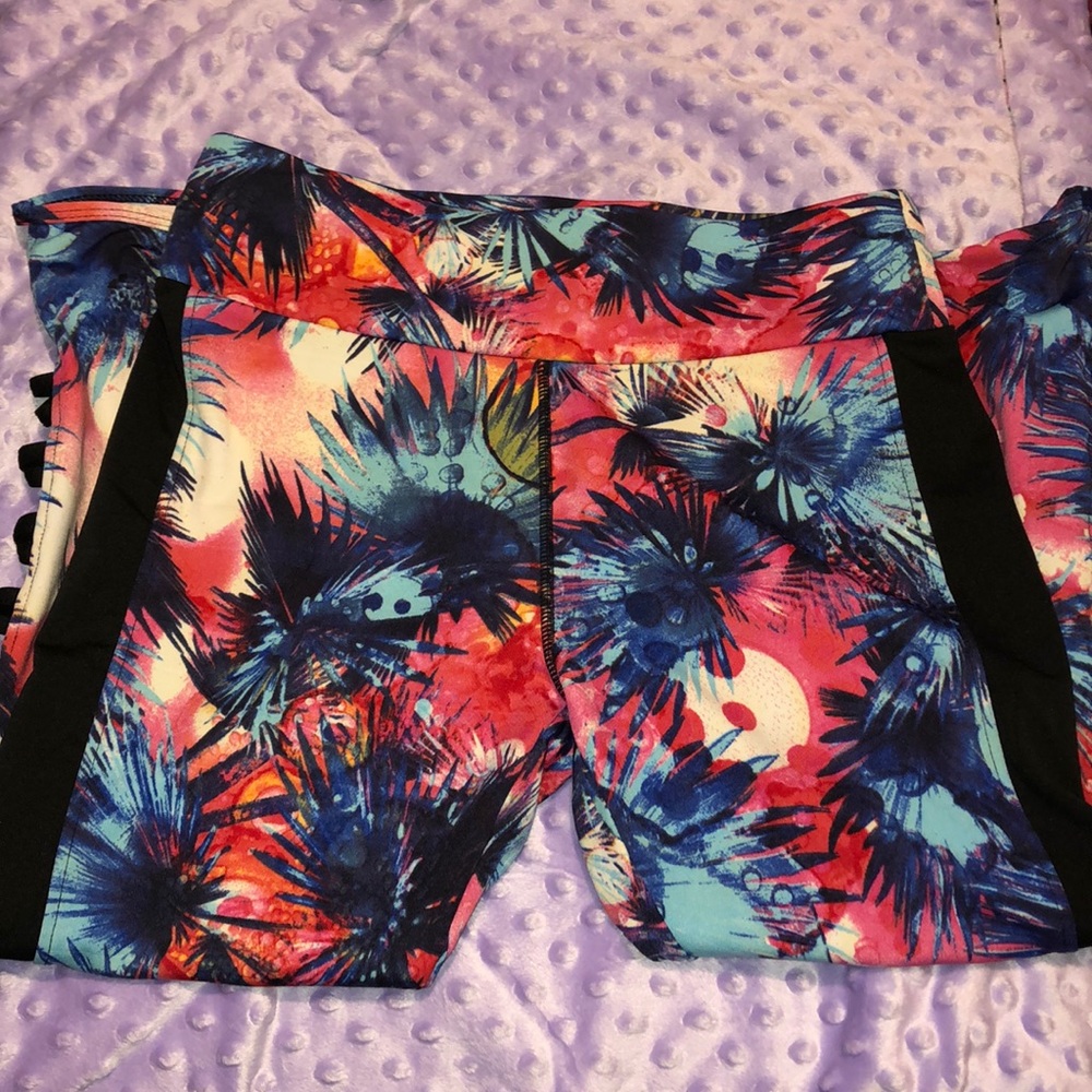 Super cute leggings!